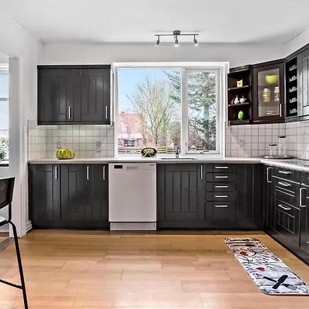 Feriehus Beautiful In With Kitchen *