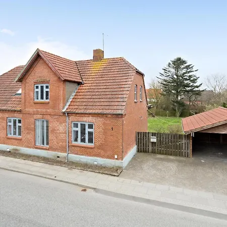 Feriehus Beautiful In With Kitchen